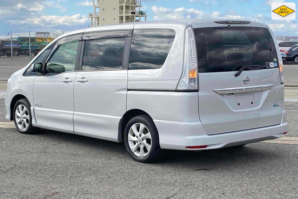 2013 Nissan Serena