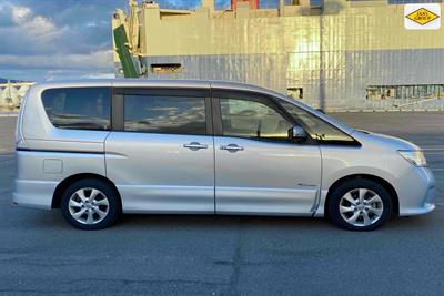 2013 Nissan Serena - Thumbnail