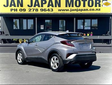 2018 Toyota C-HR - Thumbnail