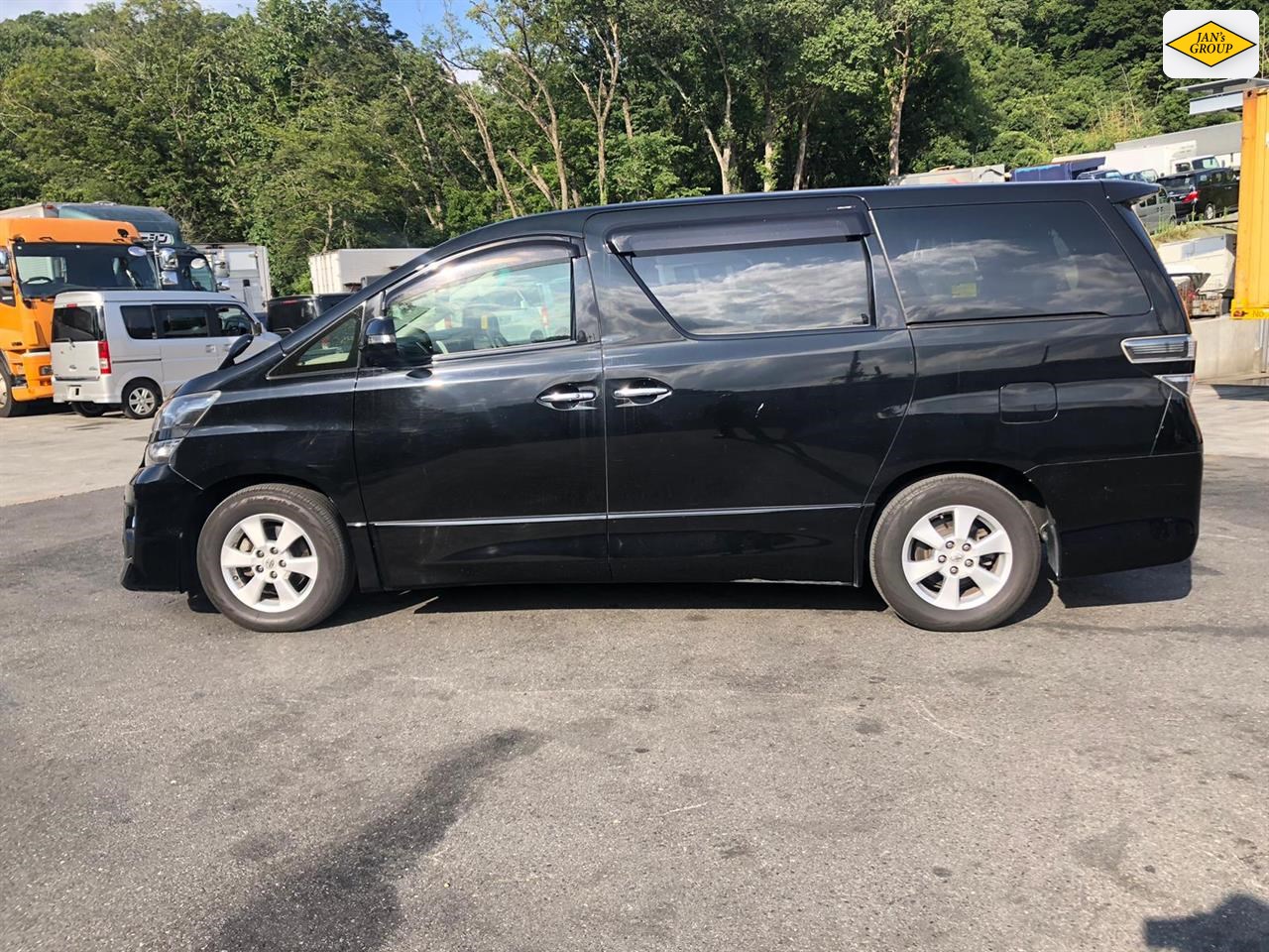 2013 Toyota Vellfire