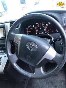 2013 Toyota Vellfire - Thumbnail