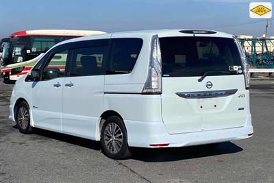 2015 Nissan Serena - Thumbnail