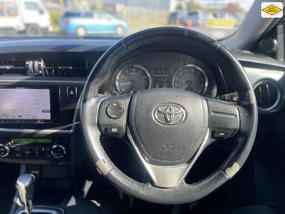 2013 Toyota Auris - Thumbnail