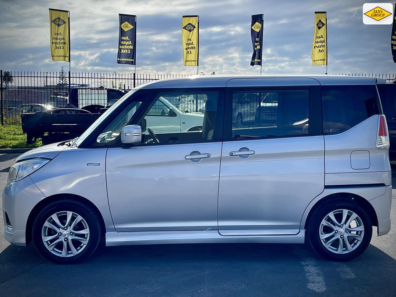 2016 Mitsubishi Delica