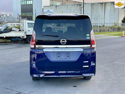 2017 Nissan Serena - Thumbnail