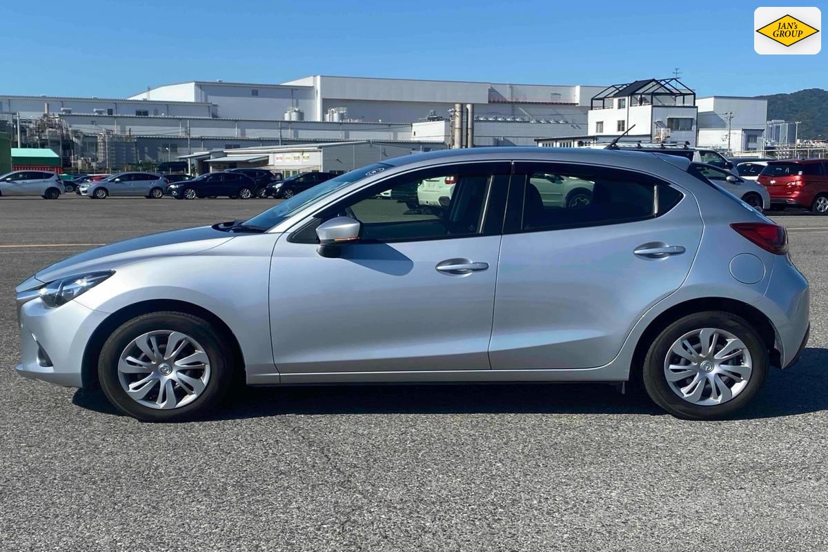 2018 Mazda Demio