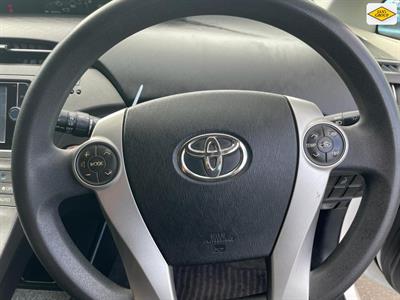 2013 Toyota Prius - Thumbnail