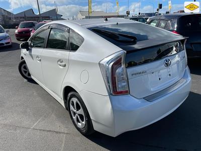 2013 Toyota Prius - Thumbnail