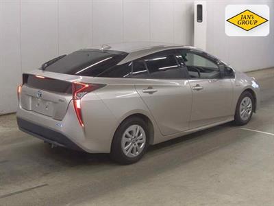 2016 Toyota Prius - Thumbnail