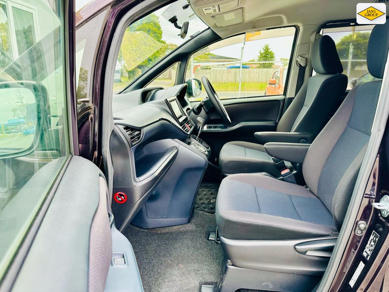 2015 Toyota Noah