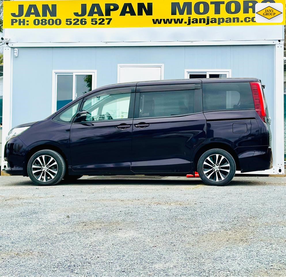 2015 Toyota Noah