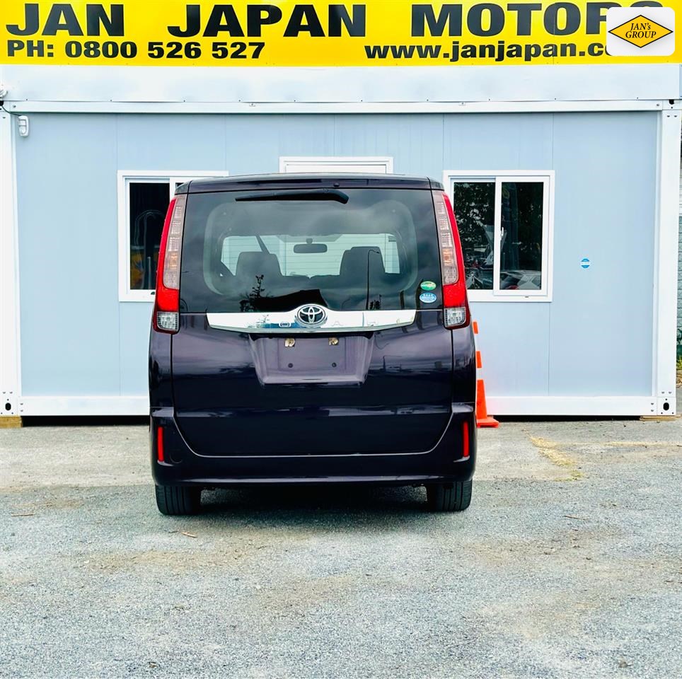 2015 Toyota Noah