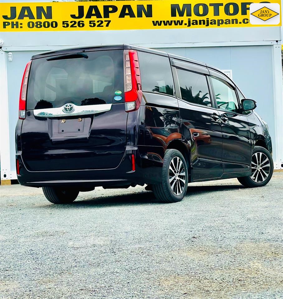 2015 Toyota Noah